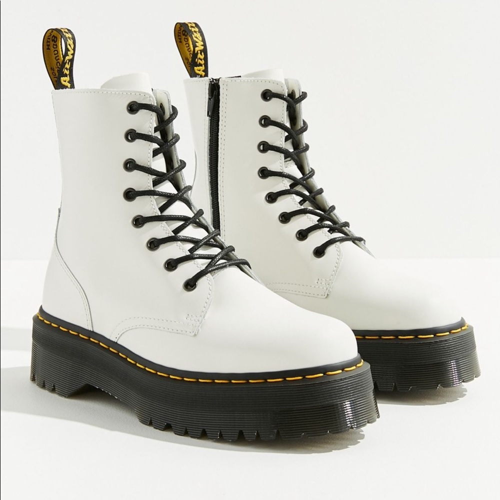 Dr. Martens Jadon platform 8-eye boots